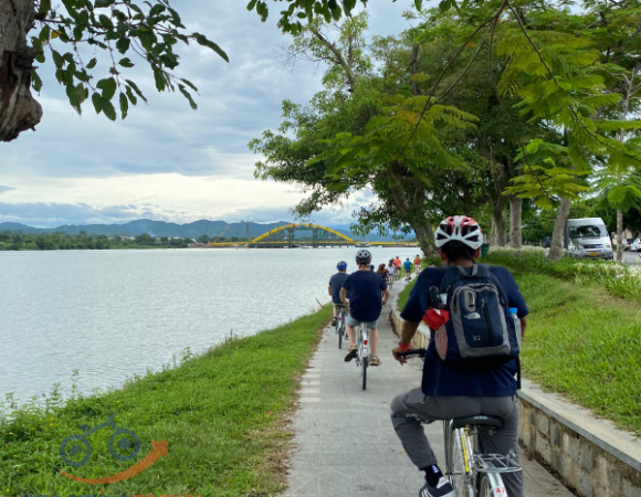Hue city tour 1/2 day ( Car - Dragon boat)